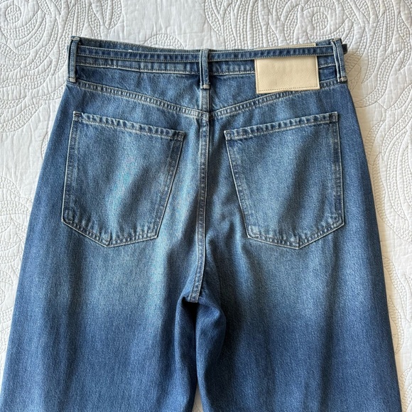 Banana Republic - High Rise Rigid Bow Jean - Medium Wash - Picture 13 of 14